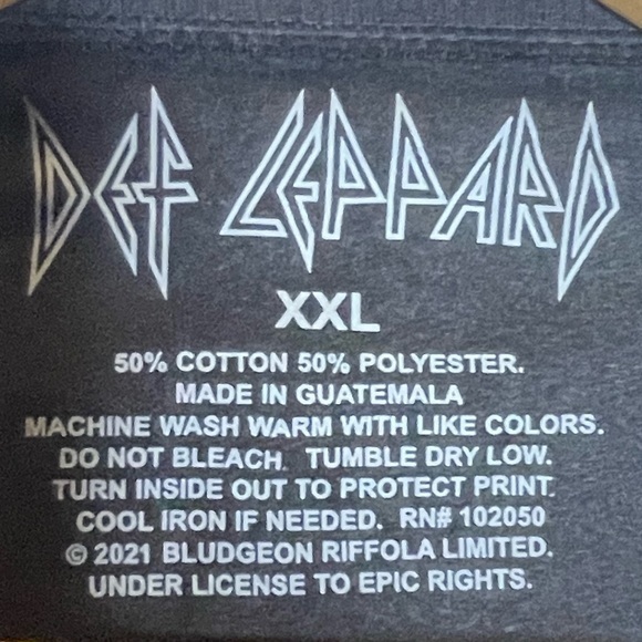 Def Leppard XXL black animal print graphic cropped long sleeve sweatshirt too - Picture 2 of 5